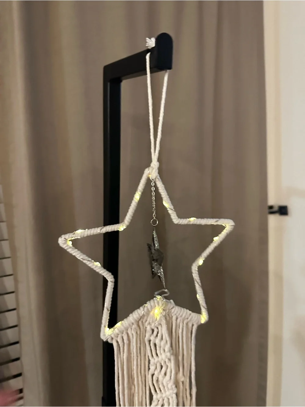 & Other Stories Cream Star Macramé Wall Hanging